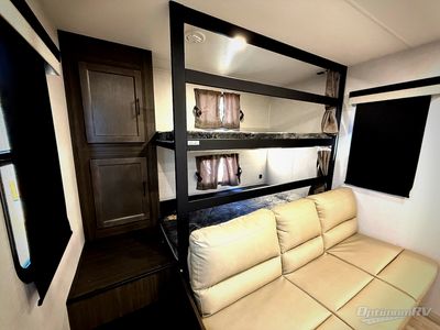 2026 Venture RV SportTrek - Photo 8