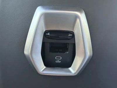 2027 BMW X6 M — photo 16 view