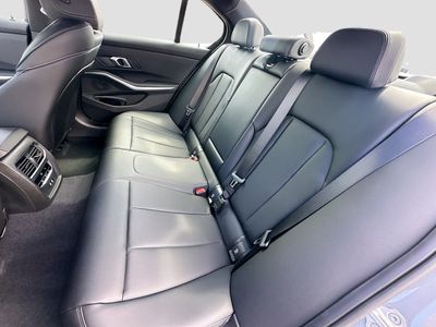 2026 BMW 3 Series - Photo 17