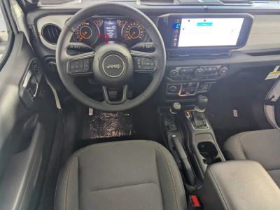 2026 Jeep Gladiator — photo 13 view