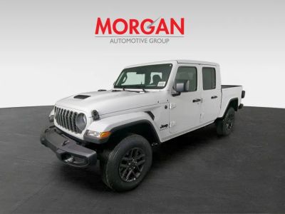 2026 Jeep Gladiator — photo 9 view