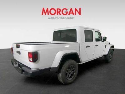 2026 Jeep Gladiator — detail view