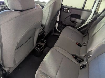 2026 Jeep Gladiator — photo 16 view