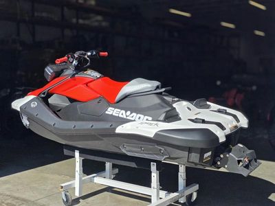 2026 Sea-Doo Spark Trixx for 1 Rotax 900 ACE - 90 iBR and Audio - Photo 4