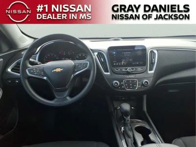 2025 Chevrolet Malibu - Photo 8