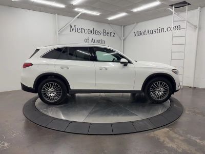 2026 Mercedes-Benz GLC — photo 8 view