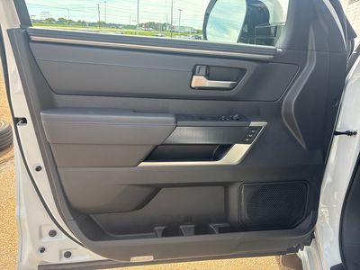 2026 Toyota Tundra — photo 7 view
