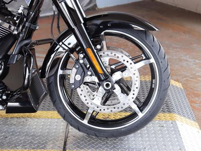 2025 Harley-Davidson FLHX - Street Glide - Photo 11