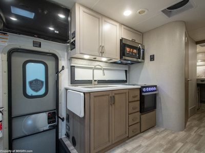 2026 Thor Motor Coach Omni Trail - Photo 13