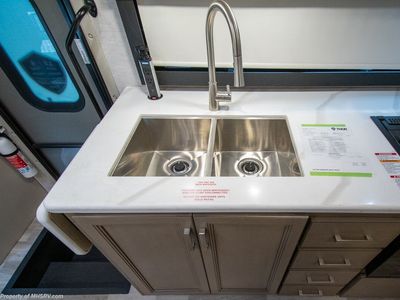 2026 Thor Motor Coach Omni Trail - Photo 18