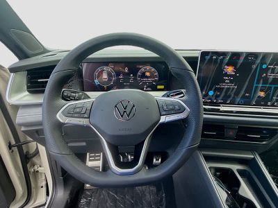 2026 Volkswagen Tiguan — photo 10 view