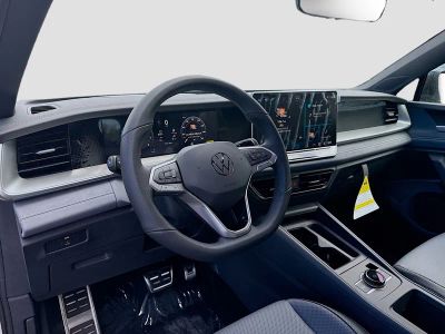 2026 Volkswagen Tiguan — photo 9 view