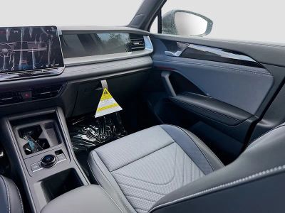 2026 Volkswagen Tiguan — photo 18 view