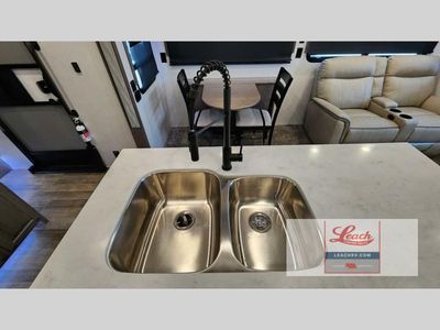 2021 Cedar Creek Champagne Edition 38EL - Photo 14