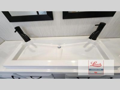2021 Cedar Creek Champagne Edition 38EL - Photo 19