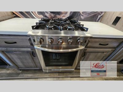 2021 Cedar Creek Champagne Edition 38EL - Photo 13