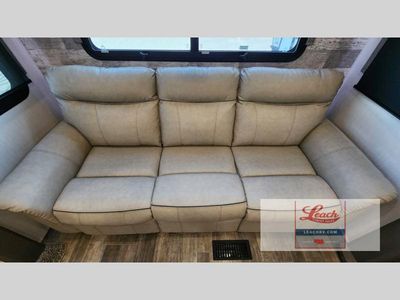 2021 Cedar Creek Champagne Edition 38EL - Photo 10