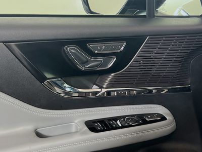 2022 Lincoln Corsair - Photo 16