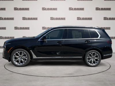 2027 BMW X7 — side profile view