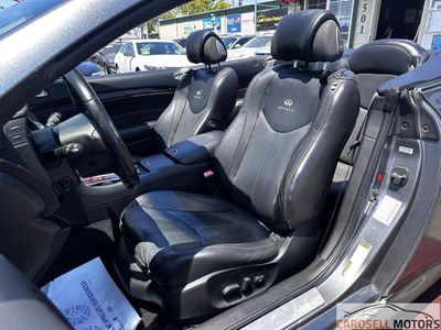 2011 INFINITI G37 Convertible - Photo 19