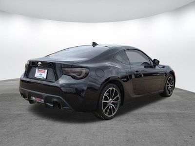 2018 Toyota 86 — interior view