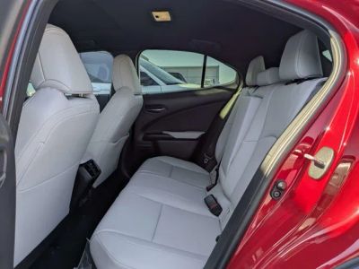 2024 Lexus UX — photo 13 view