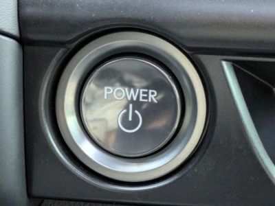 2024 Lexus UX — photo 30 view