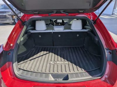 2024 Lexus UX — photo 12 view