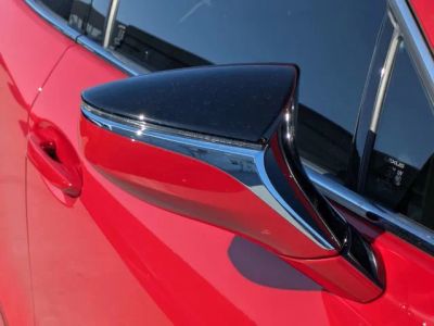 2024 Lexus UX — photo 11 view