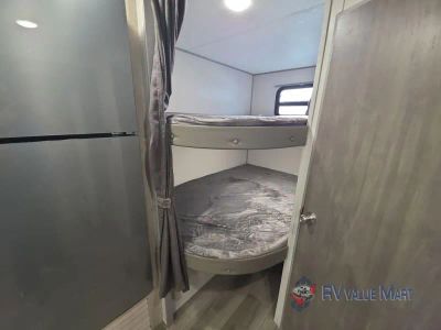2026 Coachmen RV Catalina Summit Series 8 — photo 29 view