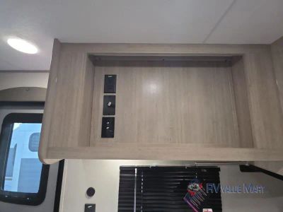 2026 Coachmen RV Catalina Summit Series 8 — photo 25 view