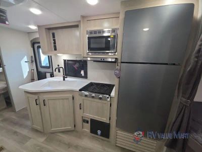 2026 Coachmen RV Catalina Summit Series 8 — photo 30 view