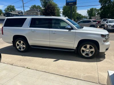 2020 Chevrolet Suburban — detail view
