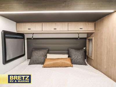 2025 Grand Design Lineage - Photo 22