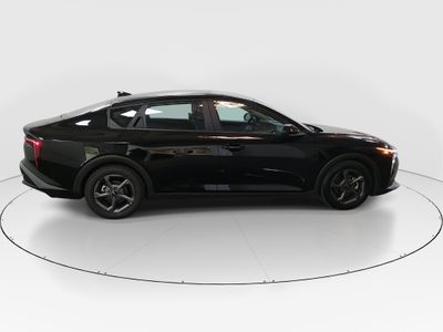 2025 Kia K4 - Photo 8