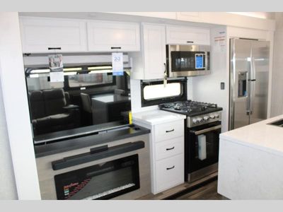 2025 Jayco North Point - Photo 8