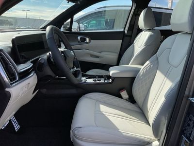 2026 Kia Sorento Hybrid — photo 9 view