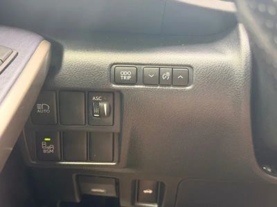 2020 Lexus IS - Photo 30