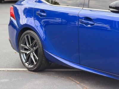 2020 Lexus IS - Photo 9