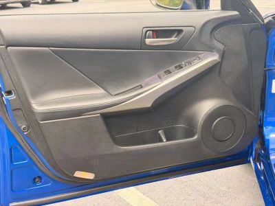 2020 Lexus IS - Photo 28