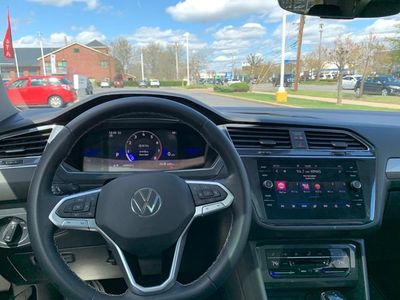 2022 Volkswagen Tiguan SE - Photo 17