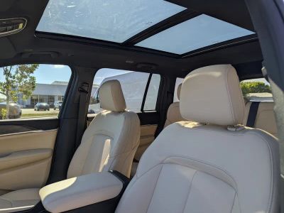 2026 Jeep Grand Cherokee — photo 12 view
