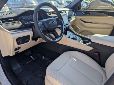 2026 Jeep Grand Cherokee — photo 14 view