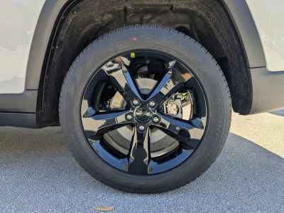 2026 Jeep Grand Cherokee — engine compartment view