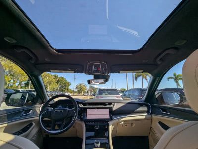 2026 Jeep Grand Cherokee — photo 10 view