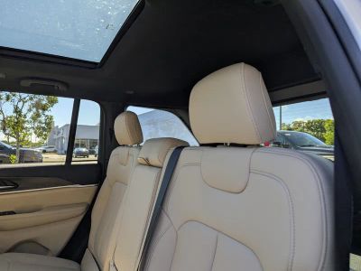 2026 Jeep Grand Cherokee — photo 7 view