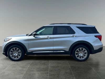 2025 Ford Explorer — detail view