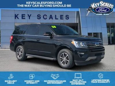 2020 Ford Expedition XLT in Black — front three-quarter view