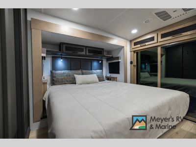 2026 Forest River RV Rockwood Signature - Photo 5