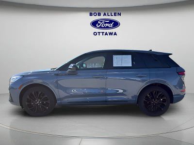 2025 Lincoln Corsair — side profile view